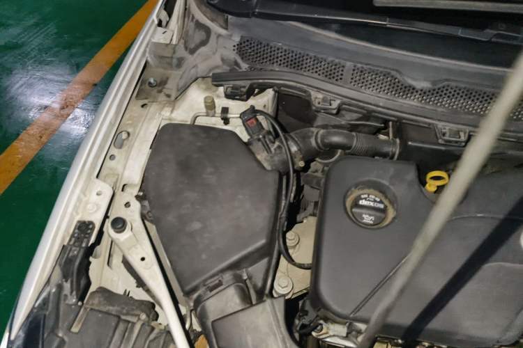 Used Buick Verano 2015 Sedan 15S Automatic Leading Model Engine Bay Right