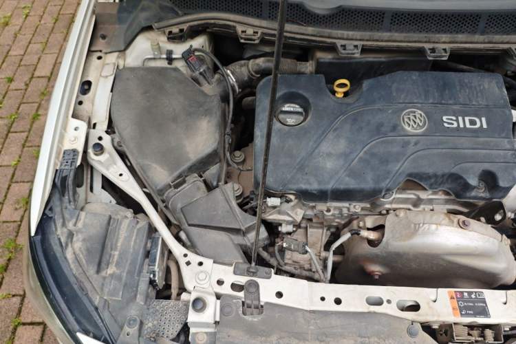 Used Buick Verano 2015 Sedan 15S Automatic Leading Model Engine Bay Right