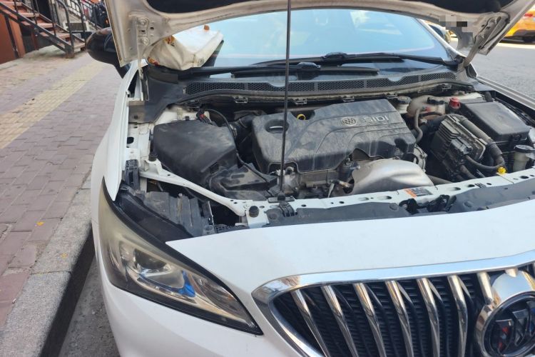 Used Buick Verano 2015 Sedan 15S Manual Entry-Level Model Engine Bay Right
