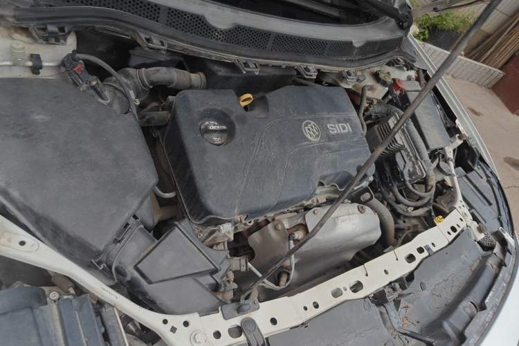 Used Buick Verano 2015 Sedan 15S Automatic Leading Model Engine Bay Right