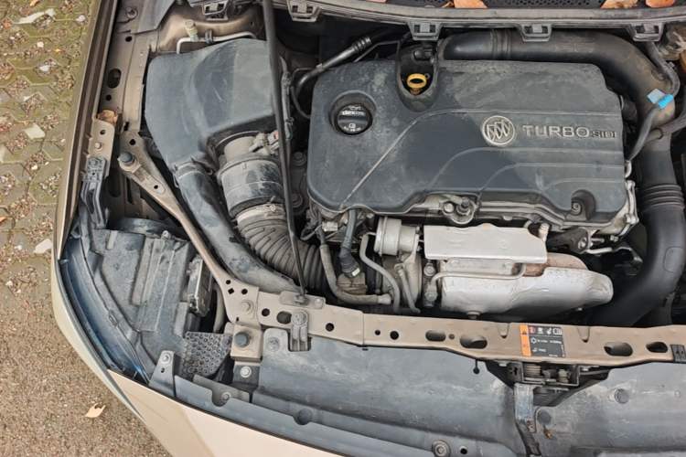 Used Buick Verano 2015 Sedan 20T Dual-Clutch Leading Model Engine Bay Right