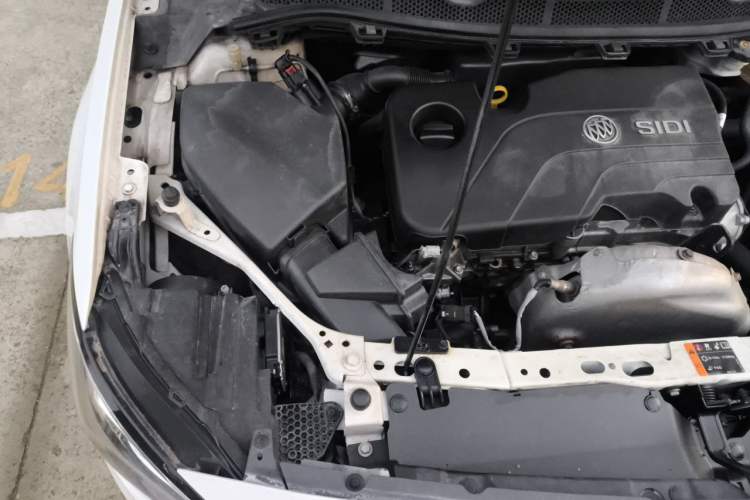 Used Buick Verano 2015 Sedan 15S Automatic Leading Model Engine Bay Right