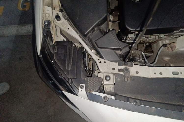 Used Buick Verano 2015 Sedan 15S Automatic Leading Model Engine Bay Right