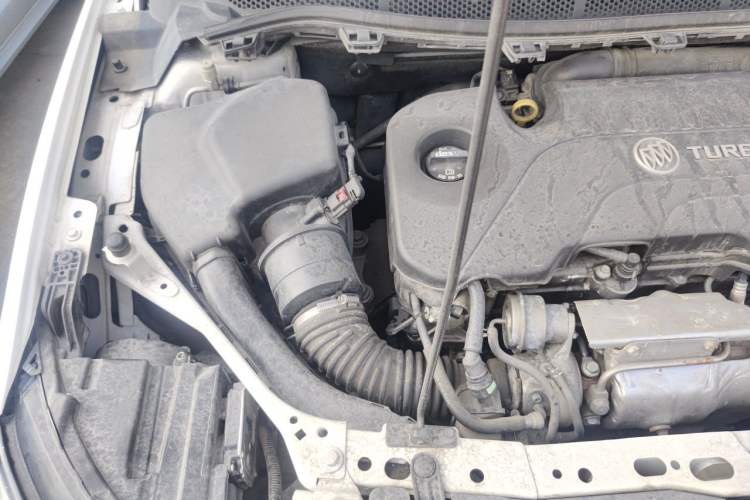 Used Buick Verano 2015 Sedan 20T Dual-Clutch Leading Model Engine Bay Right