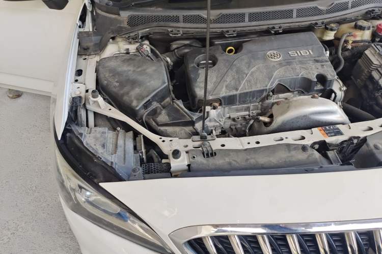 Used Buick Verano 2015 Sedan 15S Automatic Leading Model Engine Bay Right