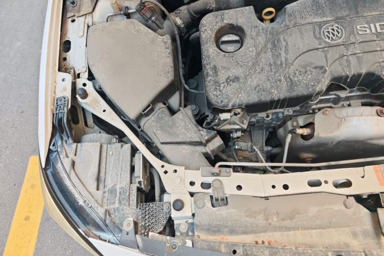 Used Buick Verano 2015 Sedan 15S Manual Entry-Level Model Engine Bay Right