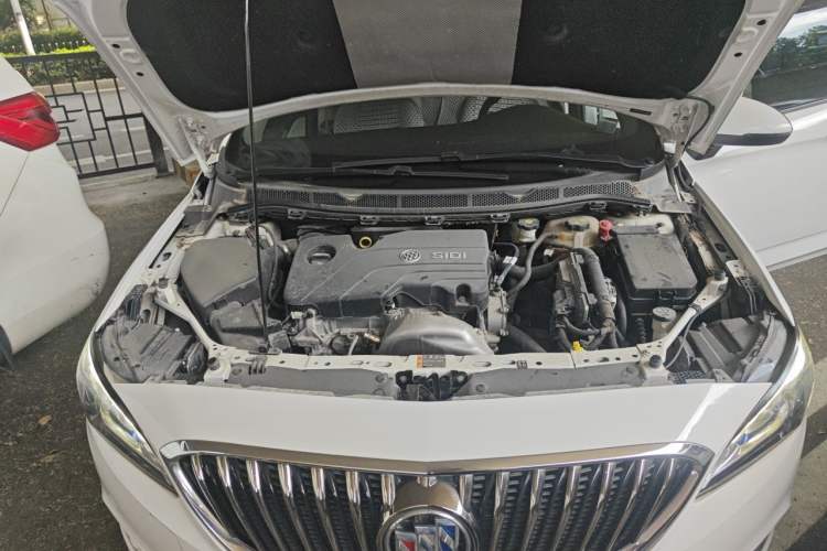 Used Buick Verano 2015 Sedan 15S Manual Entry-Level Model Engine Bay