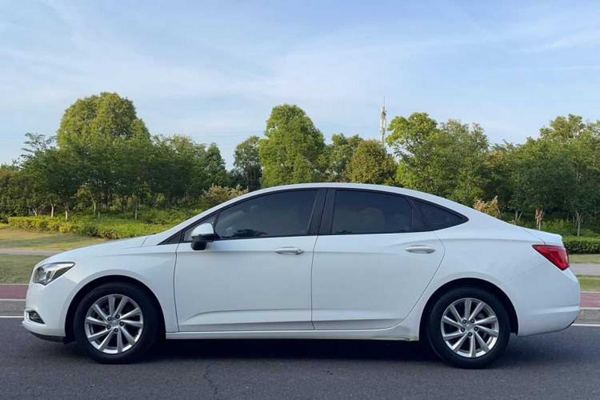 Used Buick Verano 2015 Sedan 15S Automatic Leading Model Exterior 2