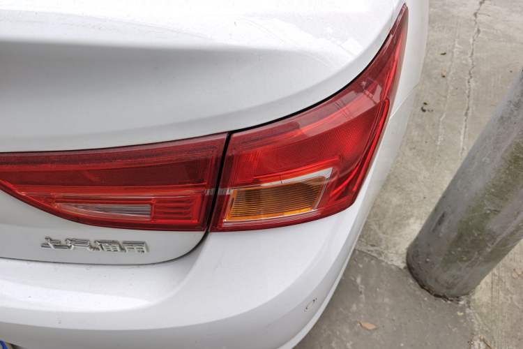 Used Buick Verano 2015 Sedan 15S Manual Entry-Level Model Exterior 3