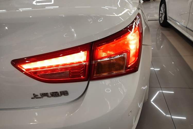 Used Buick Verano 2015 Sedan 20T Dual-Clutch Flagship Model Exterior 3