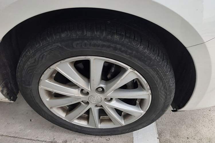 Used Buick Verano 2015 Sedan 20T Dual-Clutch Leading Model Exterior 4