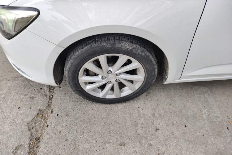 Used Buick Verano 2015 Sedan 15S Manual Entry-Level Model Exterior 4