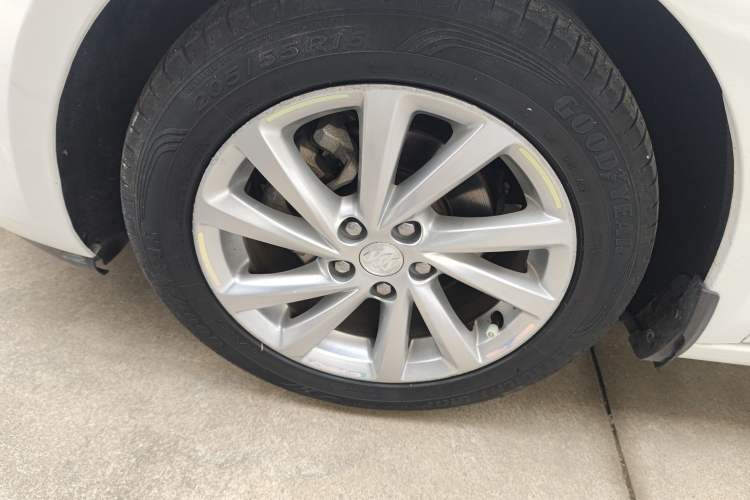 Used Buick Verano 2015 Sedan 15S Automatic Leading Model Exterior 4
