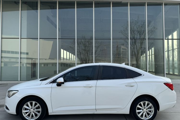 Used Buick Verano 2015 Sedan 20T Dual-Clutch Leading Model Exterior 5