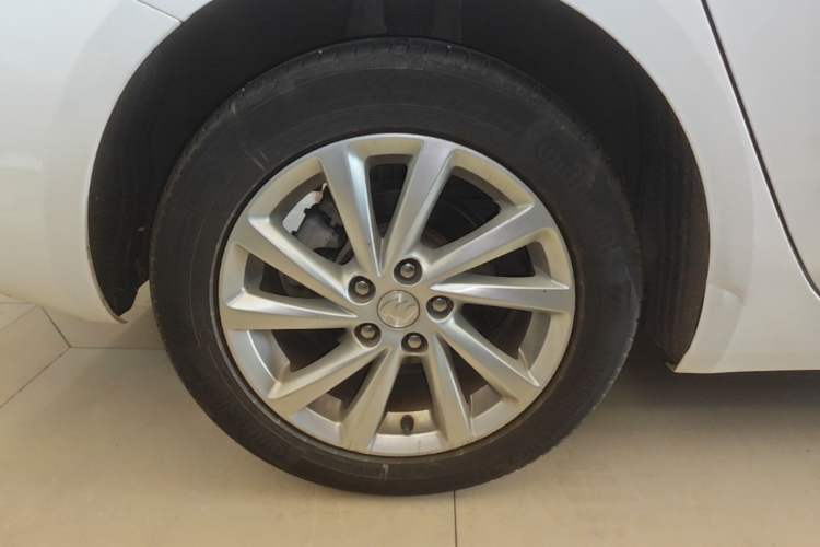 Used Buick Verano 2015 Sedan 15S Automatic Leading Model Exterior 5