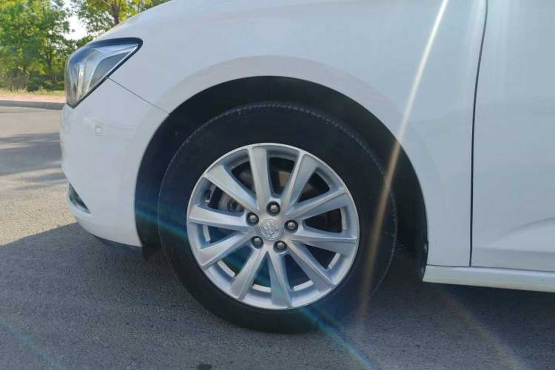 Used Buick Verano 2015 Sedan 20T Dual-Clutch Elite Model Exterior 5