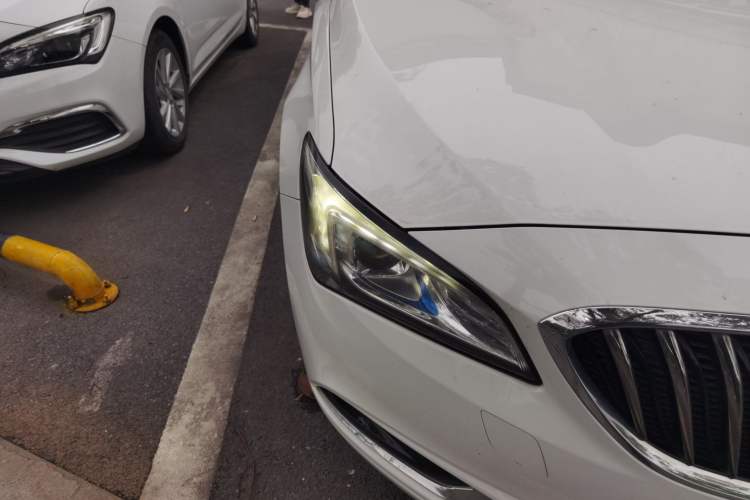 Used Buick Verano 2015 Sedan 20T Dual-Clutch Leading Model Exterior 6