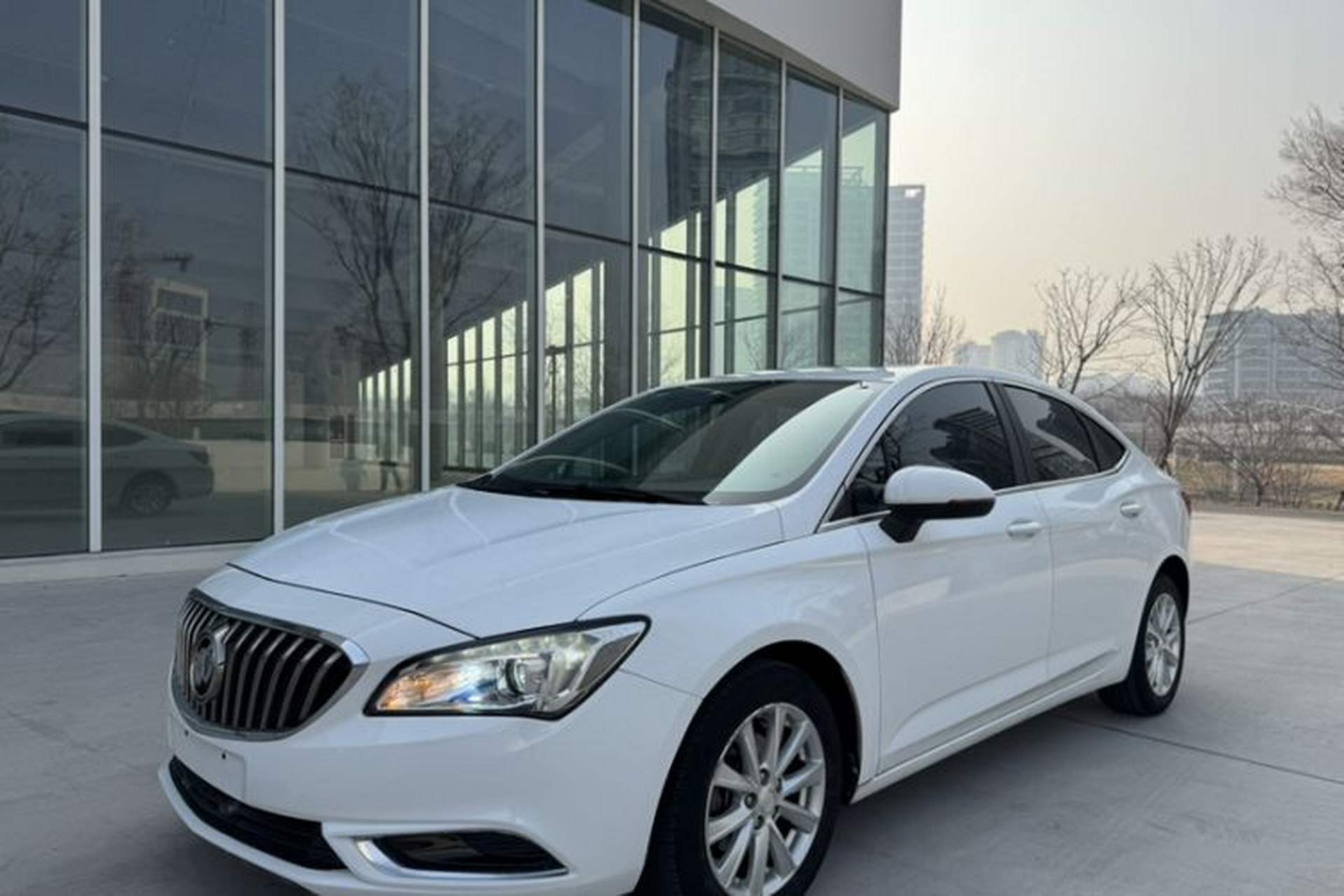 Used Buick Verano 2015 Sedan 20T Dual-Clutch Leading Model Front Left 45 Deg