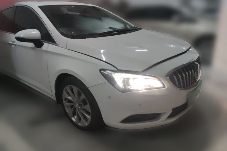 Used Buick Verano 2015 Sedan 20T Dual-Clutch Flagship Model Front Right 45 Deg