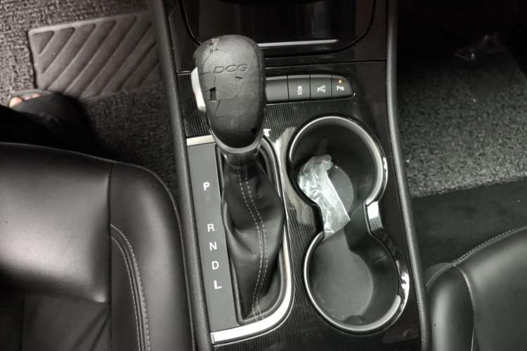 Used Buick Verano 2015 Sedan 20T Dual-Clutch Elite Model Gear Lever