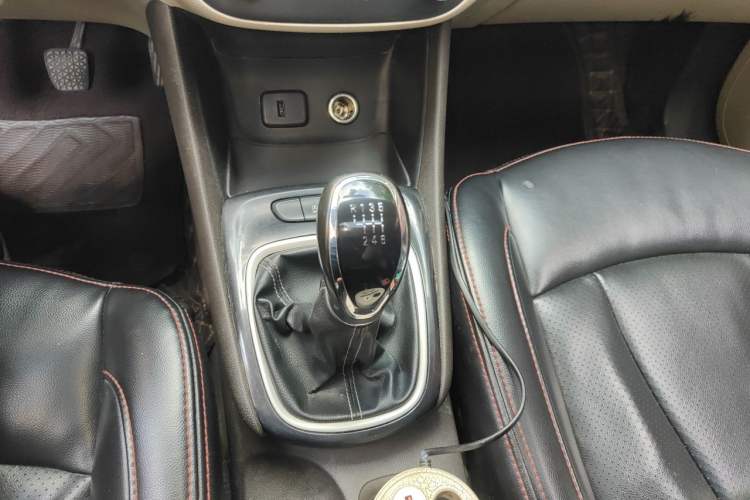 Used Buick Verano 2015 Sedan 15S Manual Entry-Level Model Gear Lever