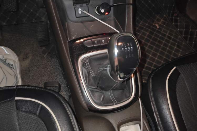 Used Buick Verano 2015 Sedan 15S Manual Entry-Level Model Gear Lever