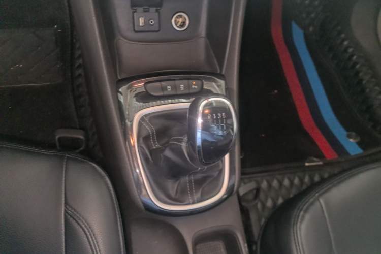 Used Buick Verano 2015 Sedan 15S Manual Entry-Level Model Gear Lever