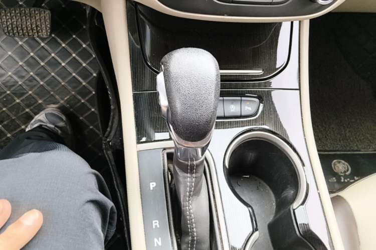 Used Buick Verano 2015 Sedan 15S Automatic Leading Model Gear Lever