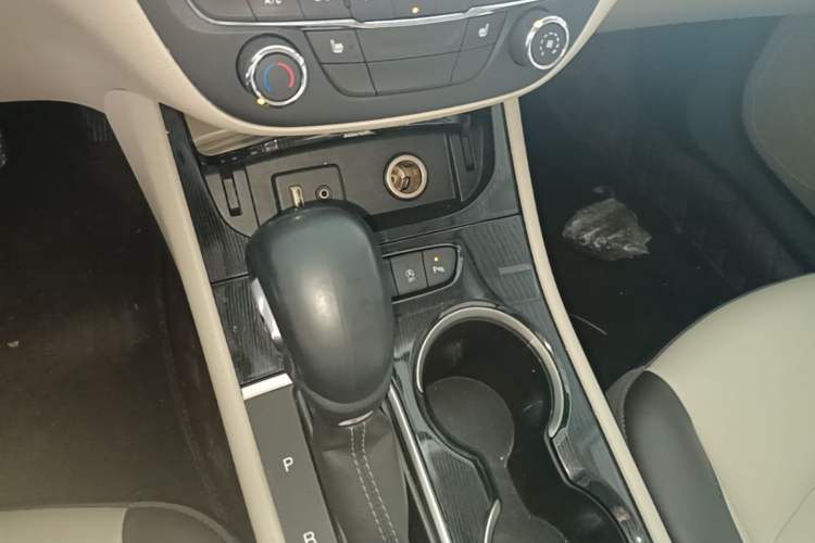 Used Buick Verano 2015 Sedan 15S Automatic Leading Model Gear Lever