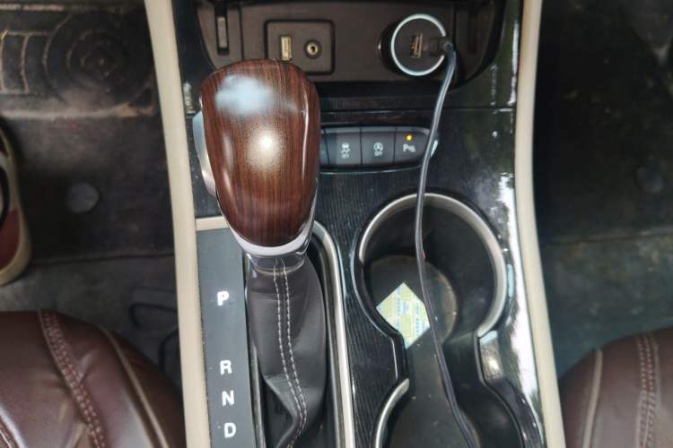 Used Buick Verano 2015 Sedan 15S Automatic Ambition Model Gear Lever