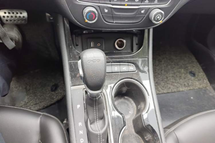 Used Buick Verano 2015 Sedan 20T Dual-Clutch Elite Model Gear Lever