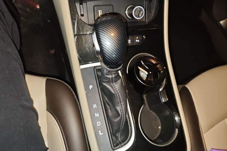 Used Buick Verano 2015 Sedan 15S Automatic Leading Model Gear Lever
