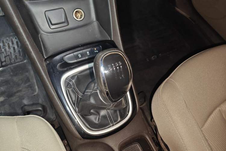 Used Buick Verano 2015 Sedan 15S Manual Entry-Level Model Gear Lever