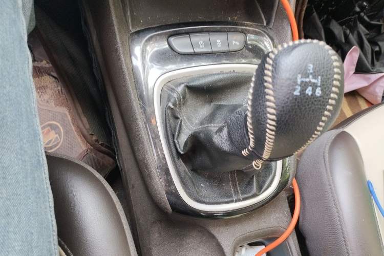 Used Buick Verano 2015 Sedan 15S Manual Leading Model Gear Lever