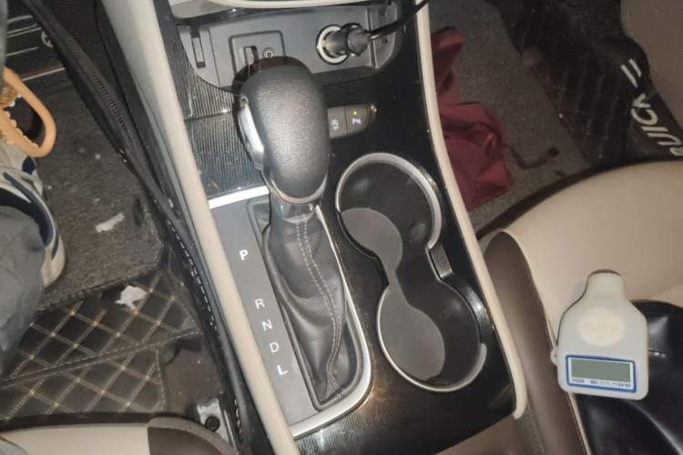 Used Buick Verano 2015 Sedan 15S Automatic Leading Model Gear Lever