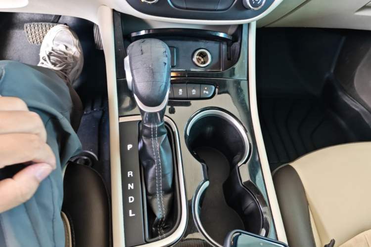 Used Buick Verano 2015 Sedan 15S Automatic Leading Model Gear Lever