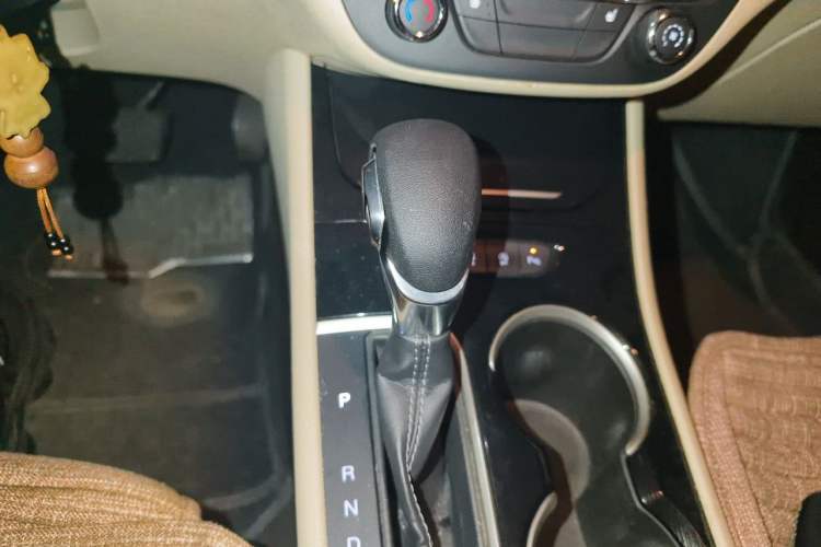 Used Buick Verano 2015 Sedan 15S Automatic Leading Model Gear Lever