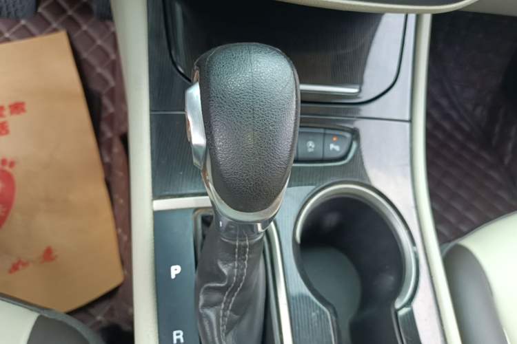 Used Buick Verano 2015 Sedan 15S Automatic Leading Model Gear Lever