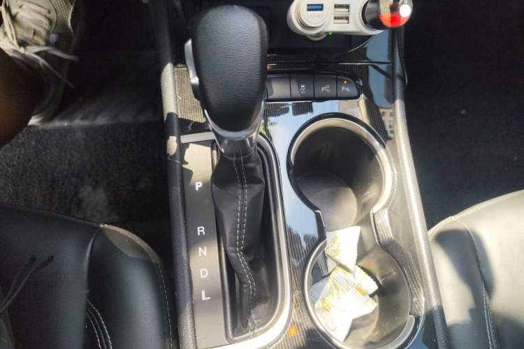 Used Buick Verano 2015 Sedan 20T Dual-Clutch Elite Model Gear Lever