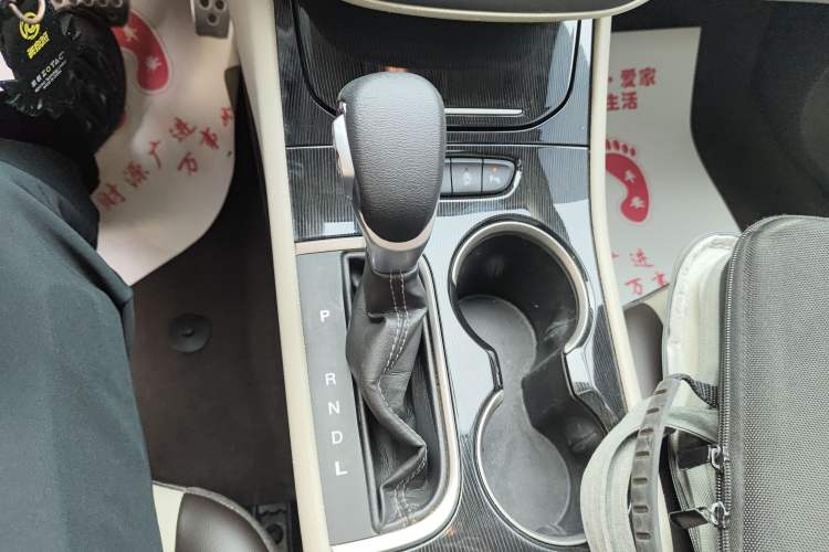Used Buick Verano 2015 Sedan 15S Automatic Leading Model Gear Lever
