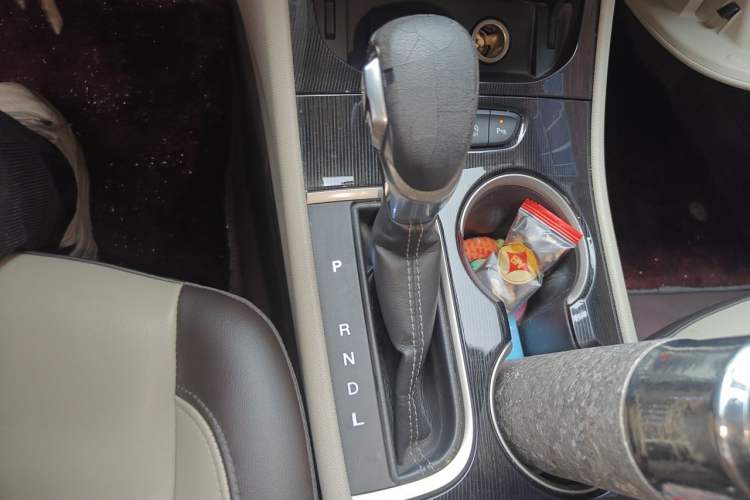Used Buick Verano 2015 Sedan 15S Automatic Leading Model Gear Lever