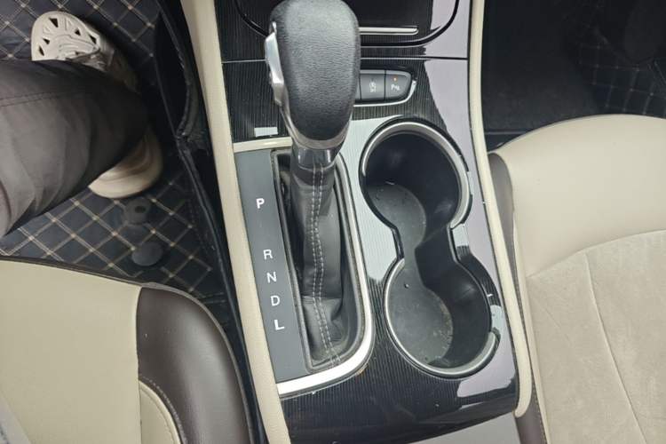 Used Buick Verano 2015 Sedan 15S Automatic Leading Model Gear Lever