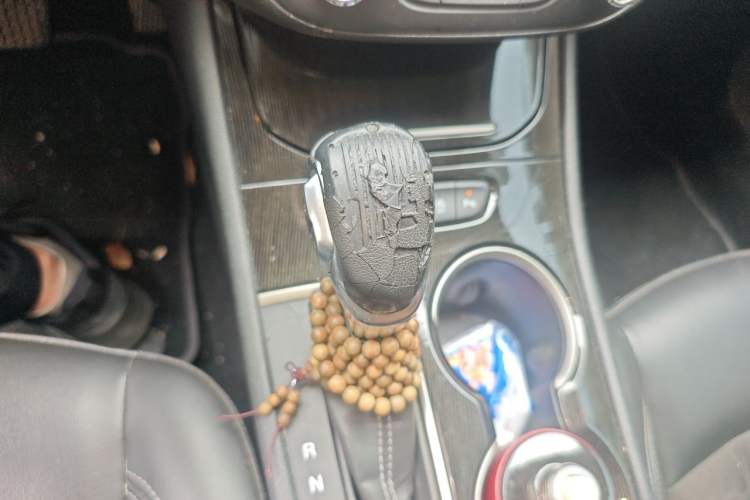 Used Buick Verano 2015 Sedan 20T Dual-Clutch Elite Model Gear Lever