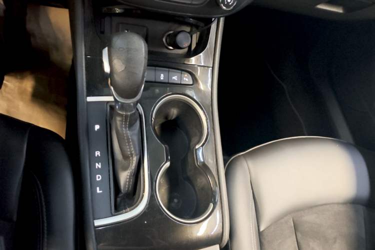Used Buick Verano 2015 Sedan 20T Dual-Clutch Elite Model Gear Lever