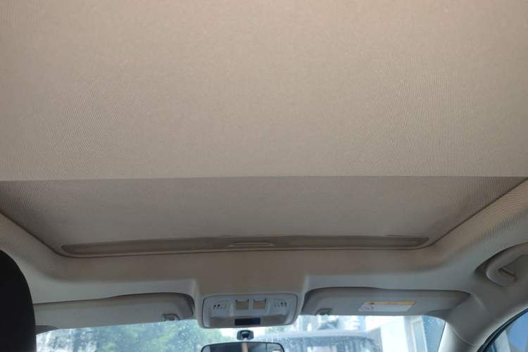 Used Buick Verano 2015 Sedan 20T Dual-Clutch Leading Model Headliner