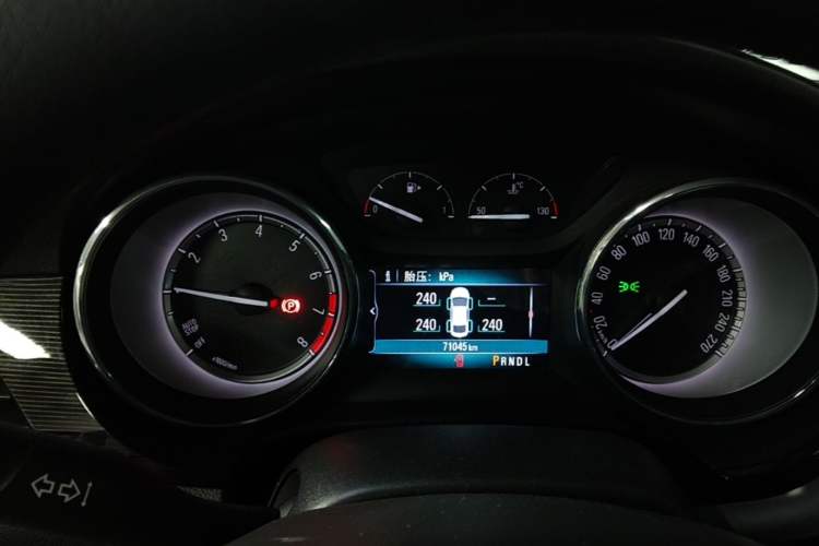 Used Buick Verano 2015 Sedan 20T Dual-Clutch Leading Model Instrument Cluster
