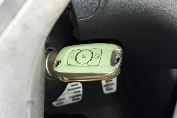 Used Buick Verano 2015 Sedan 20T Dual-Clutch Leading Model Interior 1