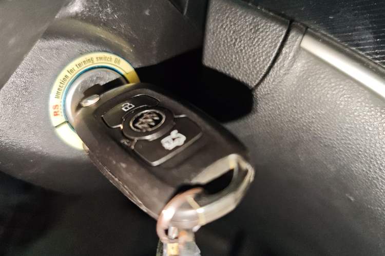 Used Buick Verano 2015 Sedan 20T Dual-Clutch Leading Model Interior 1