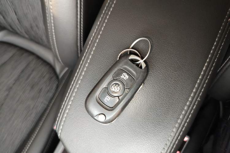 Used Buick Verano 2015 Sedan 20T Dual-Clutch Leading Model Interior 1