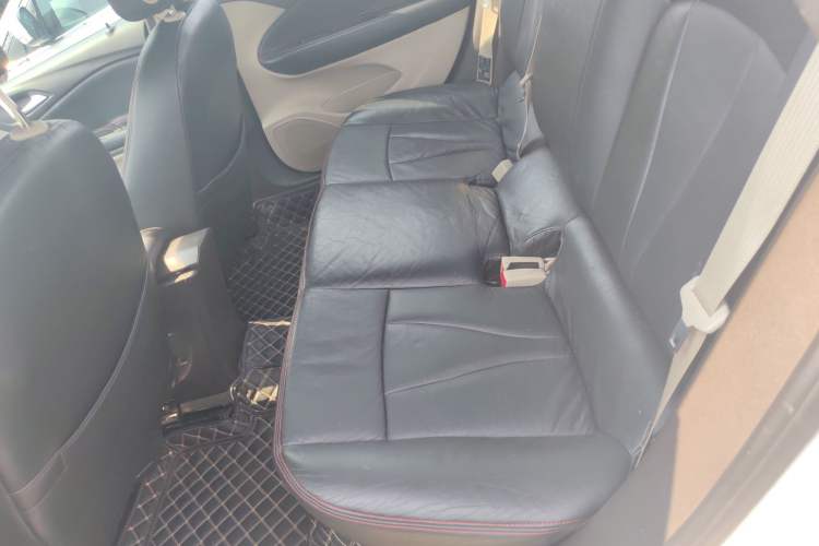 Used Buick Verano 2015 Sedan 15S Manual Entry-Level Model Interior 1